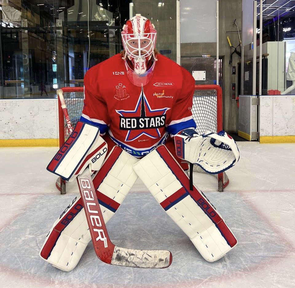 Вратарь Red Stars в экипировке BOLD